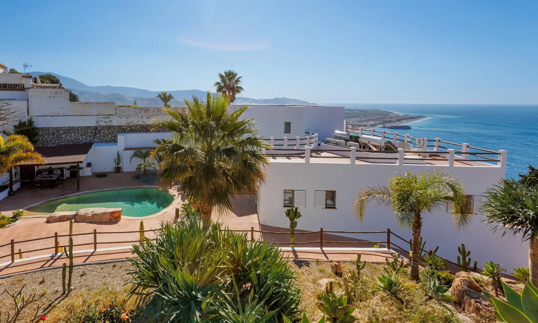 Chalet con piscina en venta en Calle Platano, imagen 2