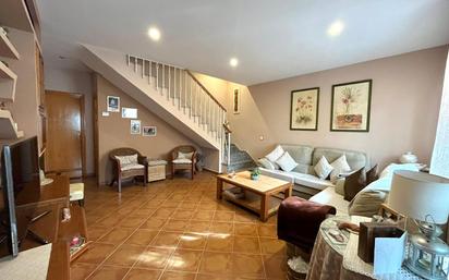 Living room of Single-family semi-detached for sale in Plasencia  with Air Conditioner, Heating and Oven