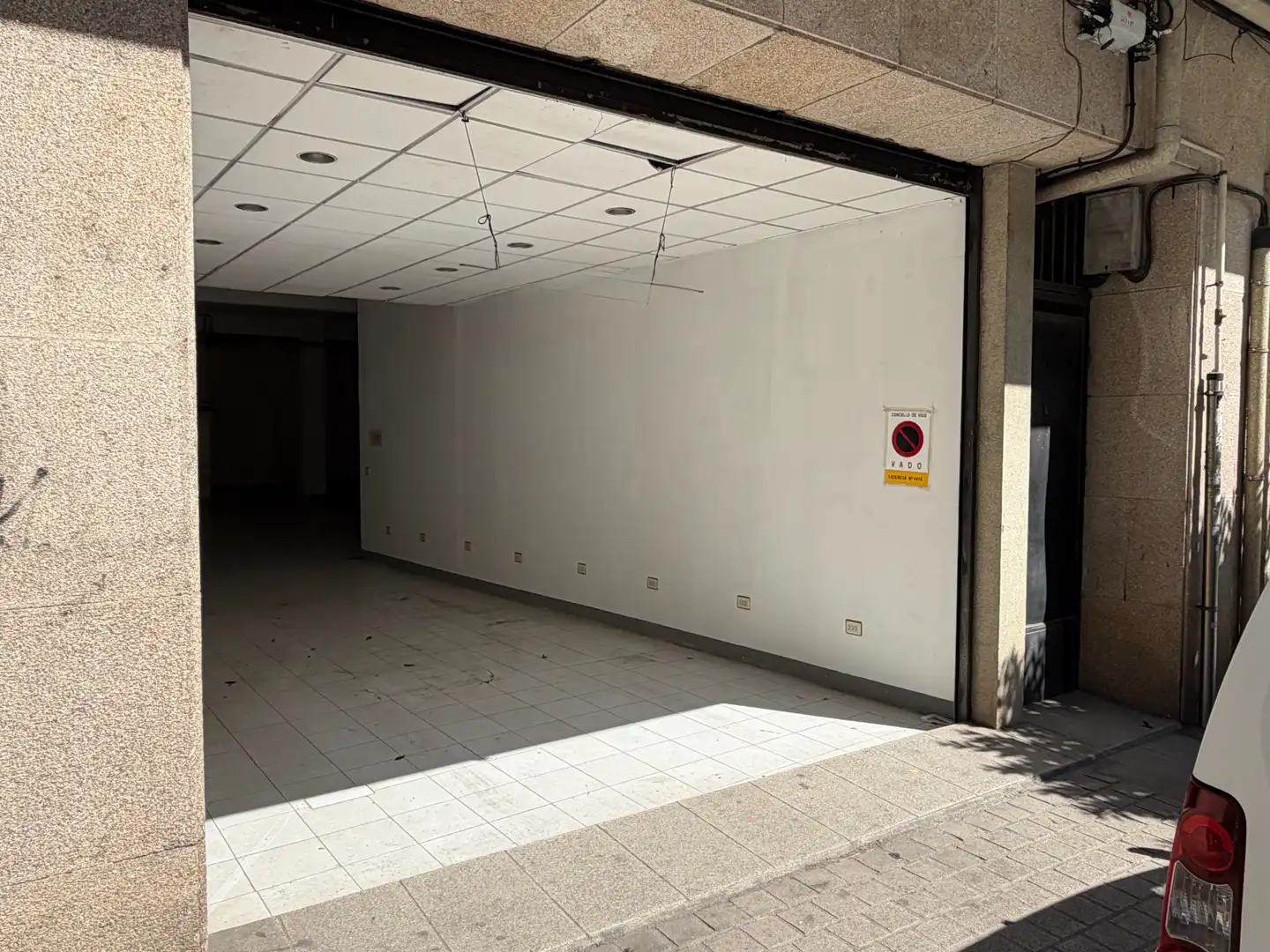 Local comercial en alquiler en Rúa de Pi y Margall, imagen 2