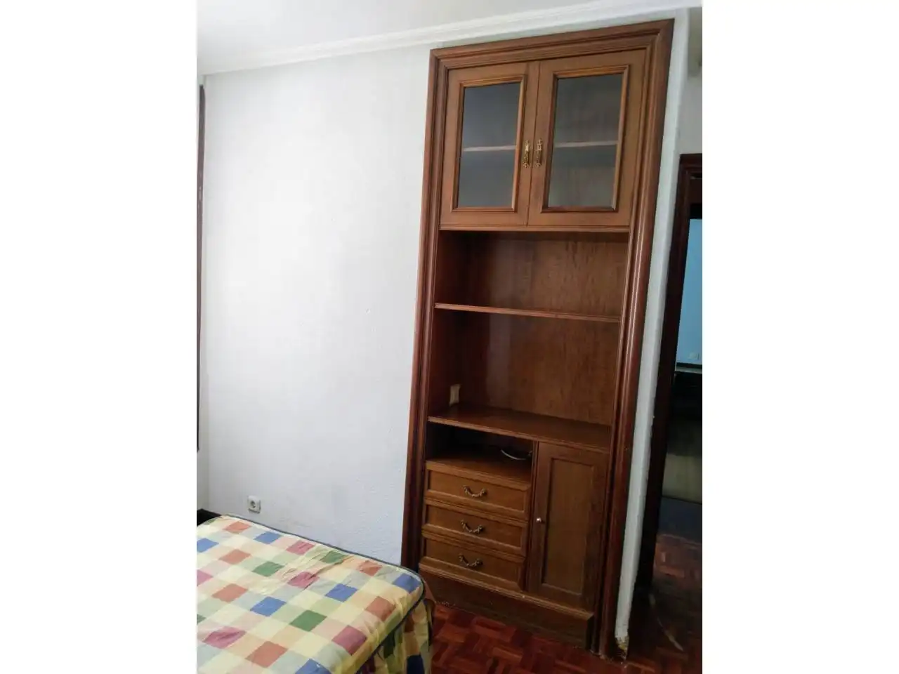 Bedroom of Flat for rent in Burgos  with Heating, Parquet flooring and Furnished