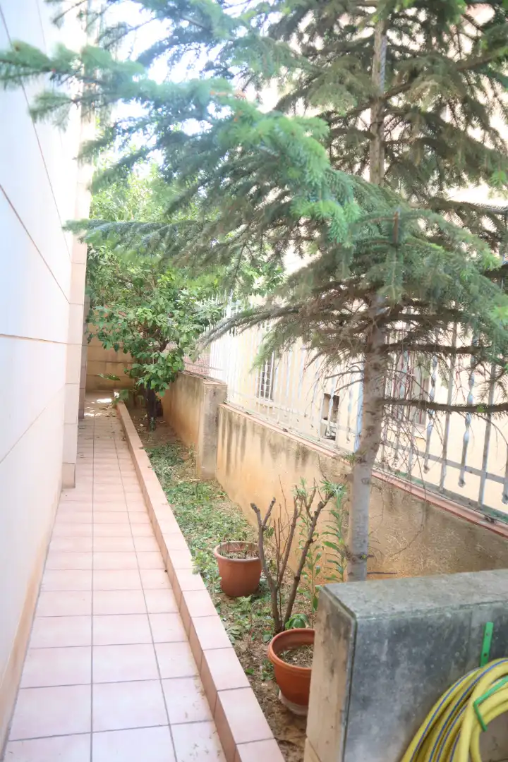 Jardí de Casa o xalet en venda en Cerdanyola del Vallès amb Calefacció, Terrassa i Traster