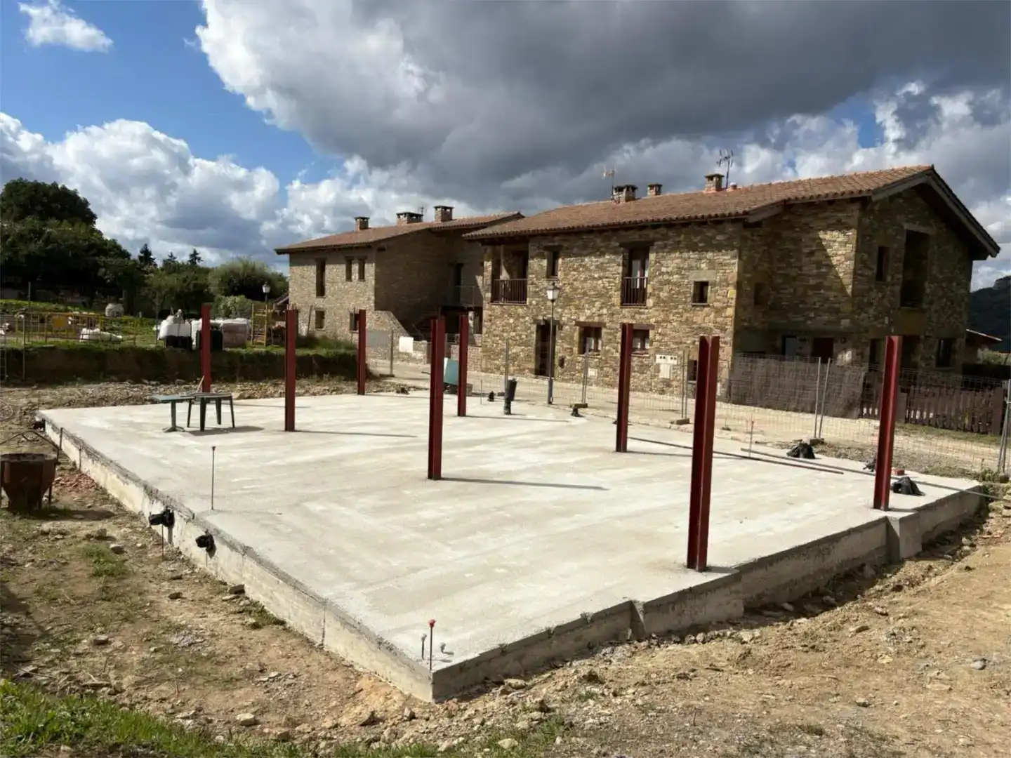 Vista exterior de Casa adosada en venda en Tavertet amb Aire condicionat, Jardí privat i Balcó