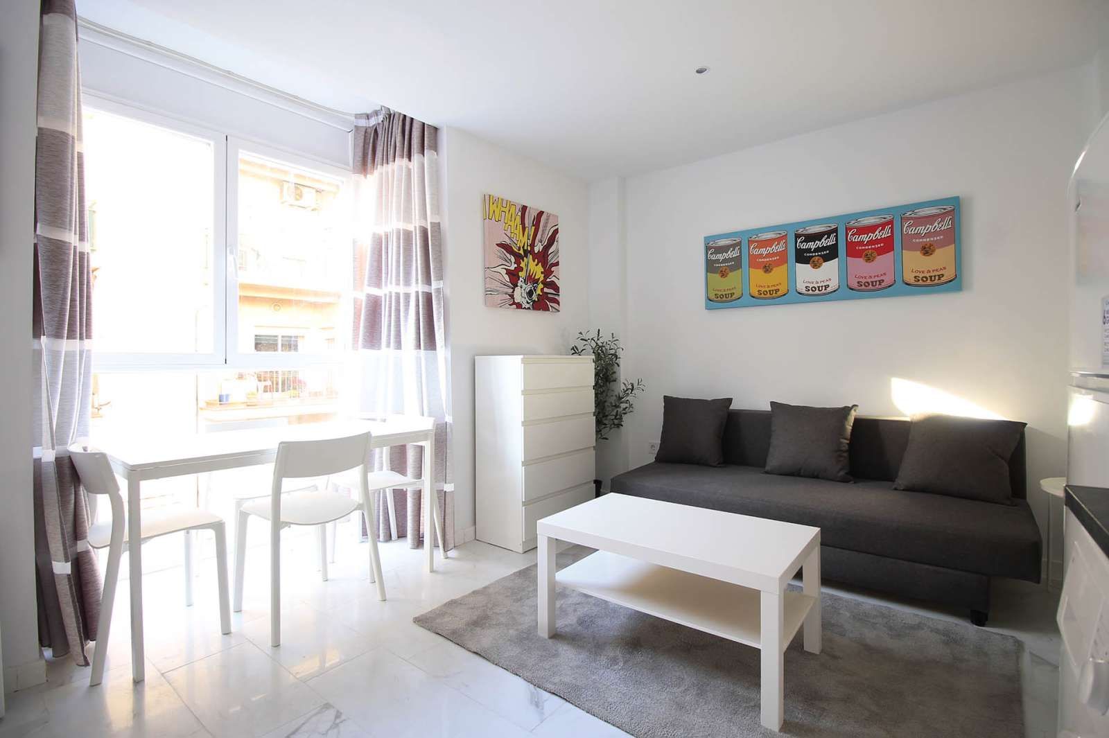 Bedroom of Study to share in  Madrid Capital  with Air Conditioner, Heating and Terrace