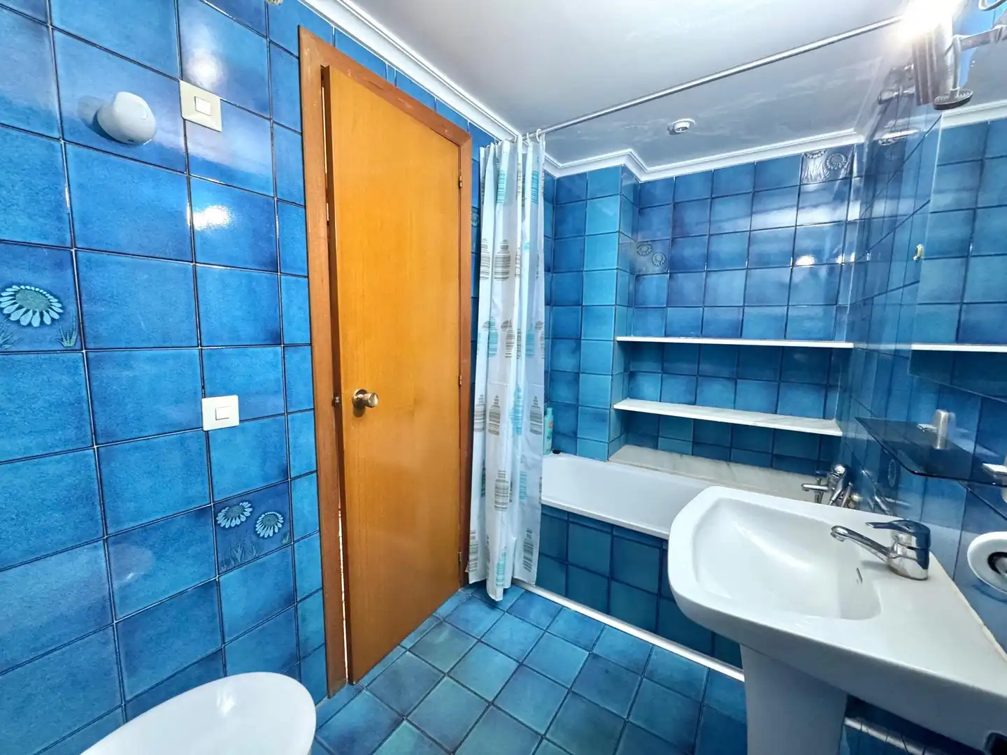 Badezimmer von Wohnungen zum Verkauf in Benicasim / Benicàssim mit Terrasse, Möbliert und Gemeinschaftspool