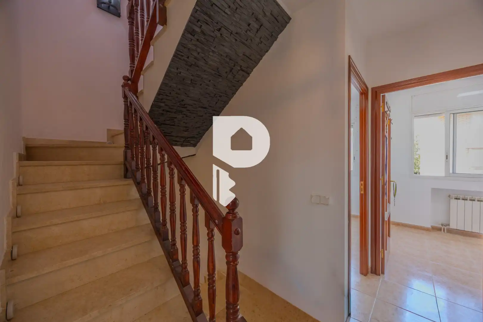 Casa adosada en venta en Sant Vicenç Dels Horts con Aire acondicionado, Calefacción y Terraza