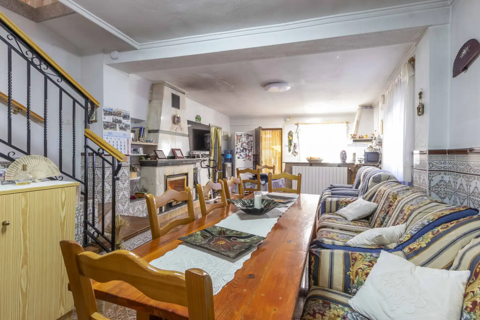 Sala de estar de Casa adosada en venta en Chelva con Calefacción, Terraza y Trastero