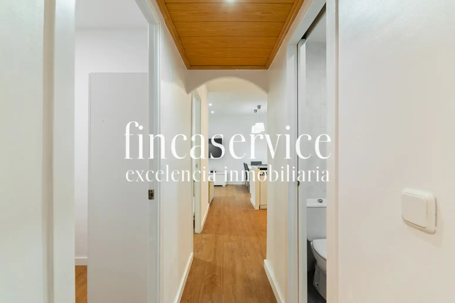 Wohnung zum Verkauf in Barcelona mit Klimaanlage, Heizung und Parkett