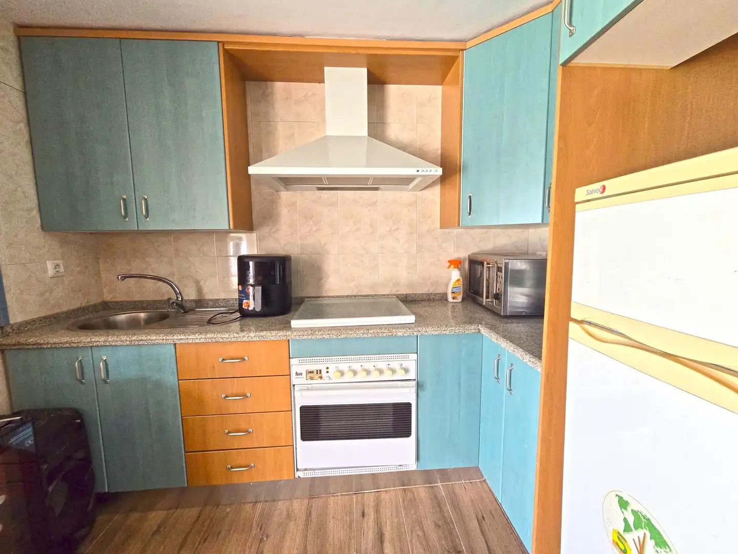 Cocina de Casa o chalet en venta en Mairena del Aljarafe con Jardín privado y Piscina