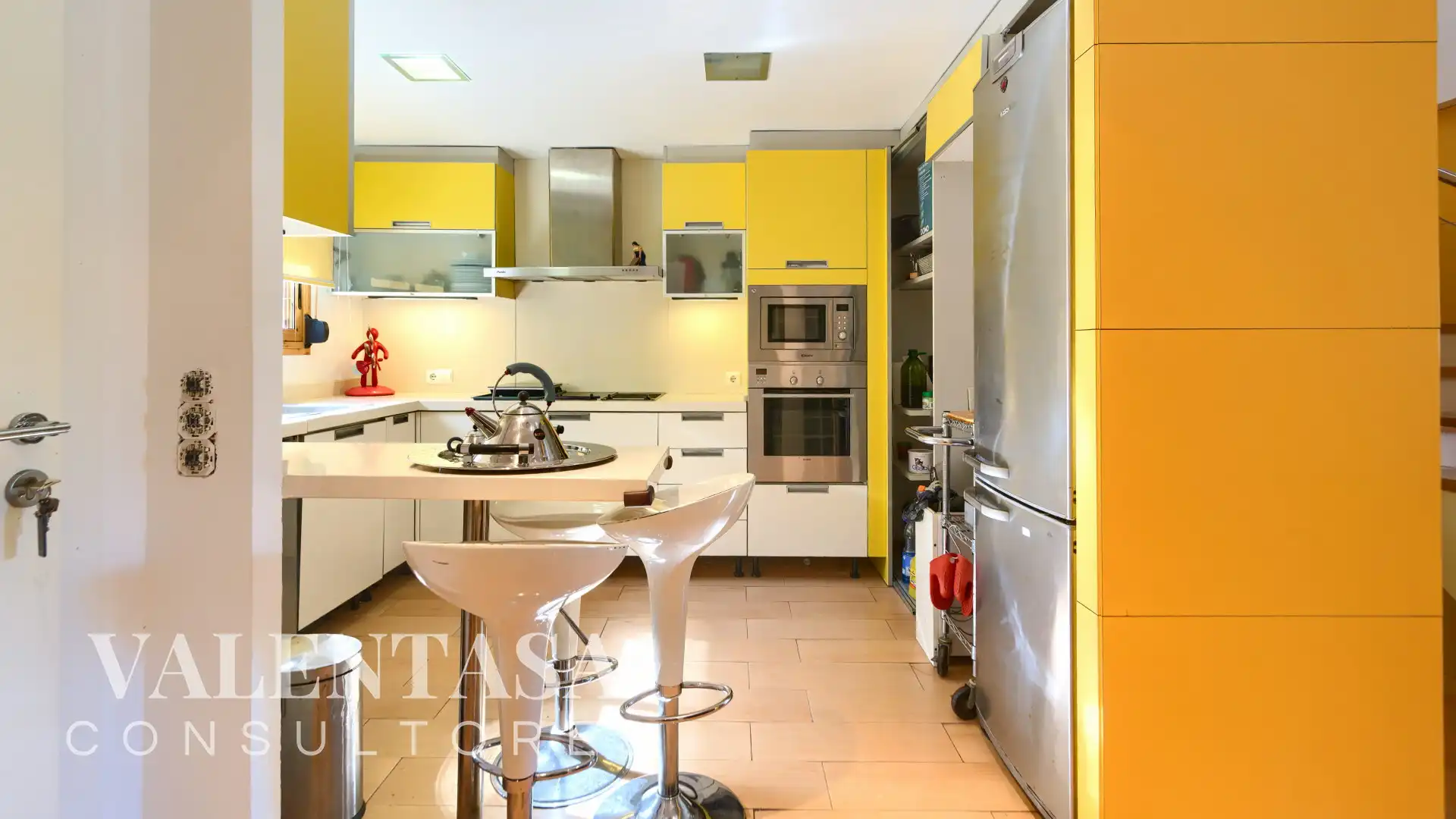 Kitchen of Detached homes for sale in Chiva  with Air Conditioner, Private garden and Terrace
