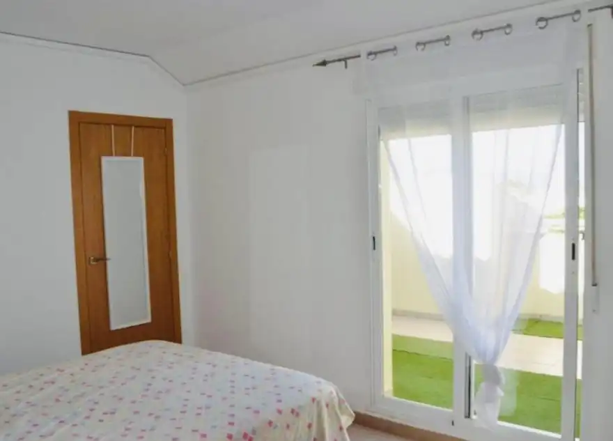 Dormitori de Àtic en venda en Dénia amb Aire condicionat, Terrassa i Moblat
