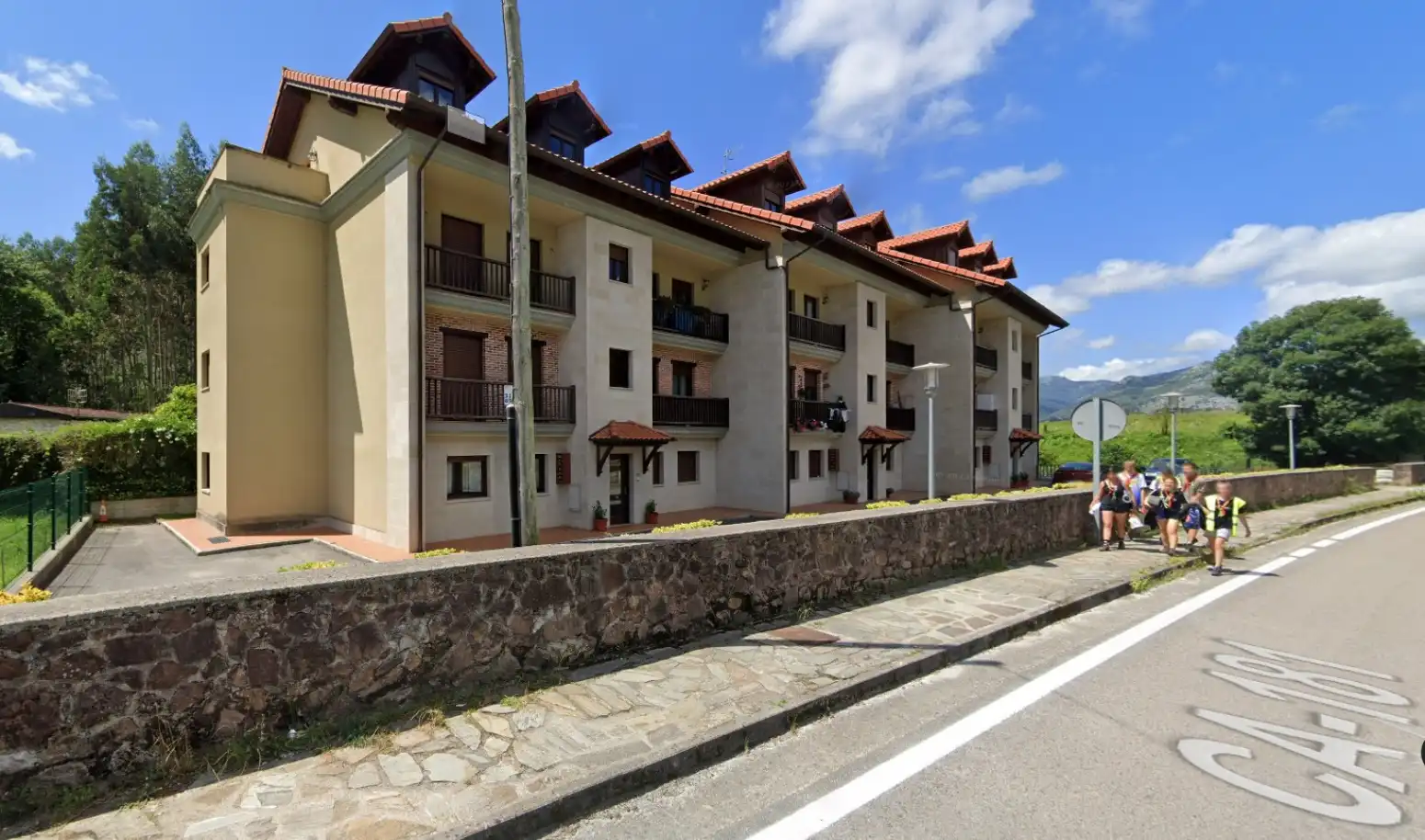 Außenansicht von Wohnung zum Verkauf in Rionansa mit Heizung, Privatgarten und Parkett