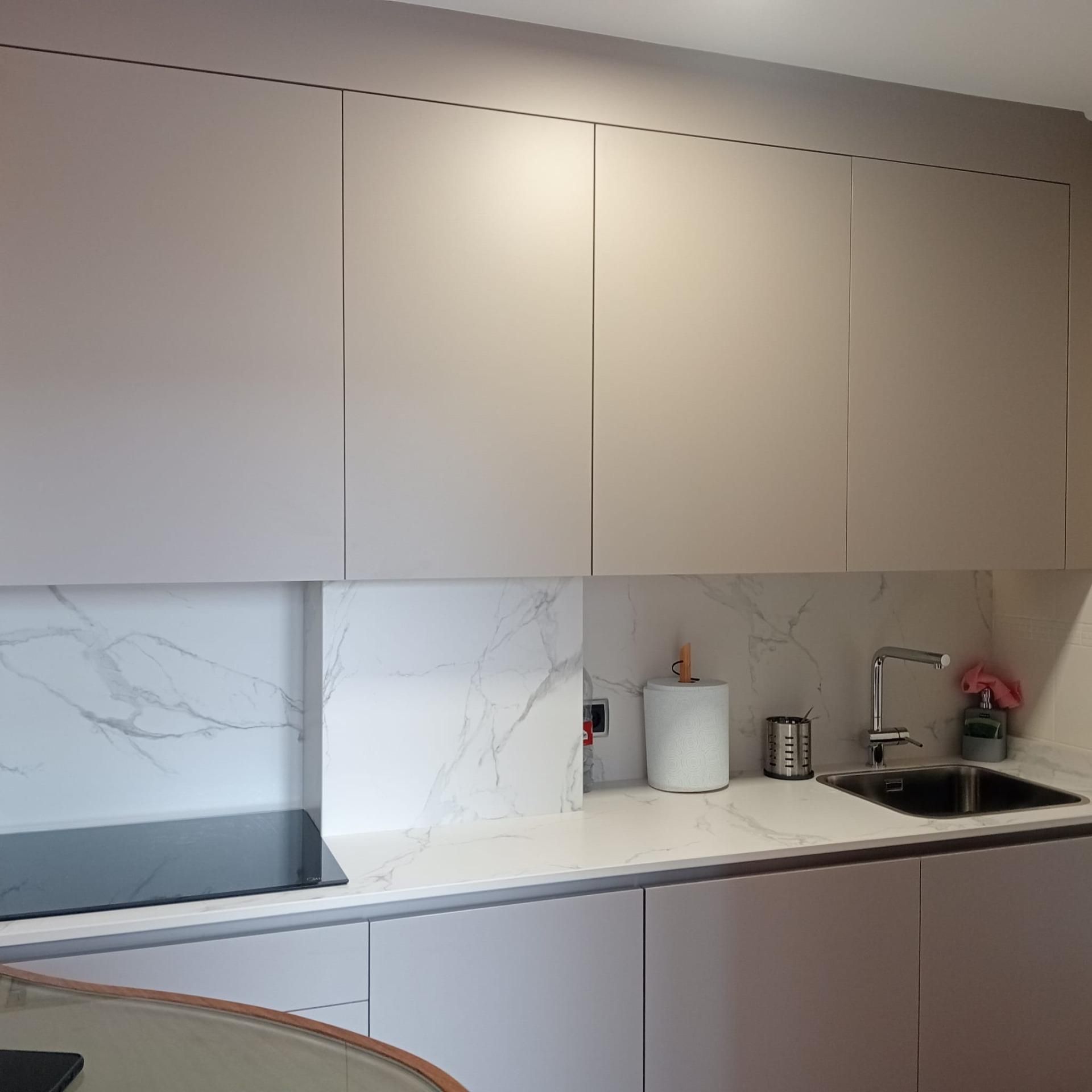 Cuina de Apartament de lloguer en Torrelavega  amb Calefacció, Terrassa i Traster