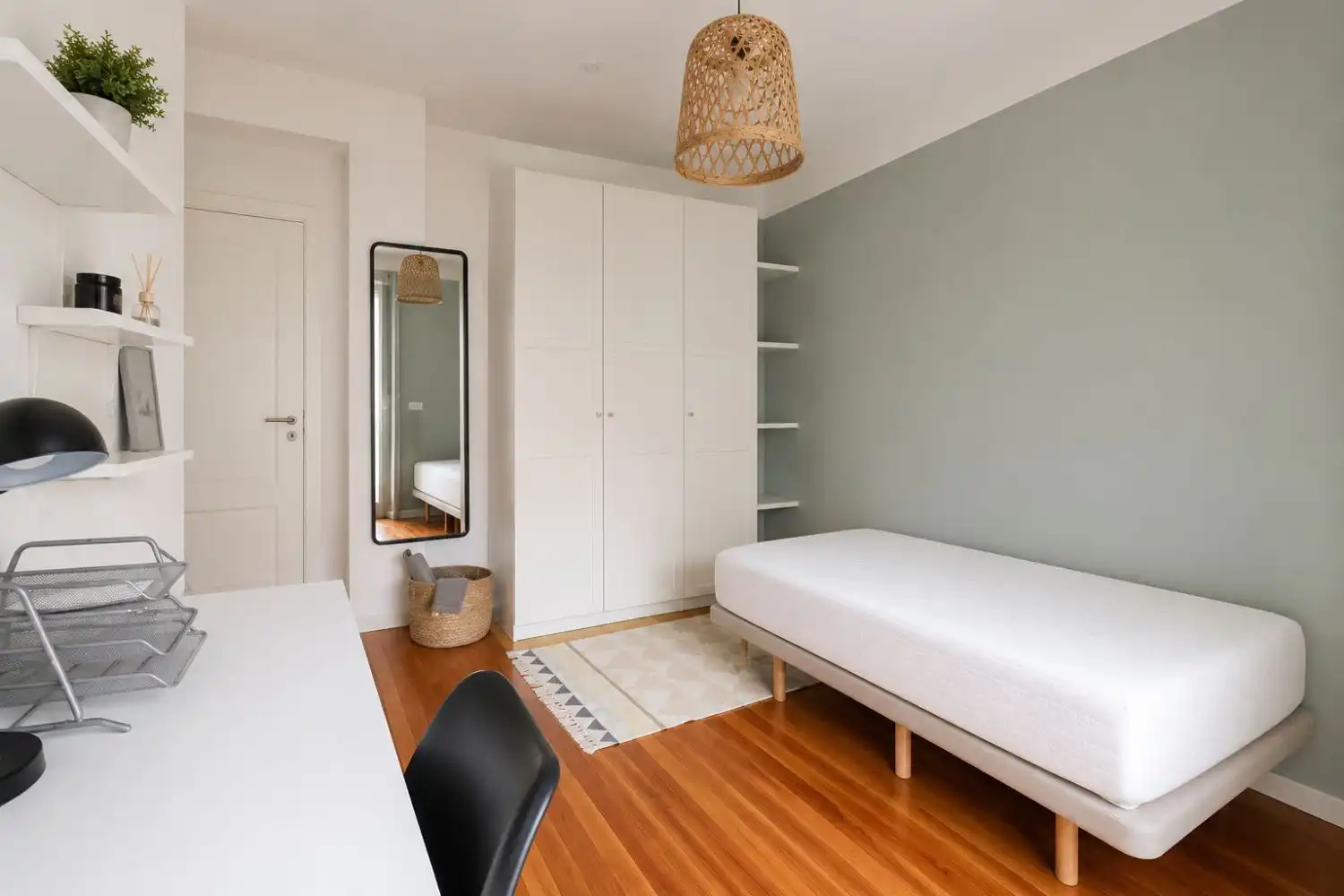 Habitación de Piso de alquiler en Vitoria - Gasteiz con Calefacción, Parquet y Amueblado