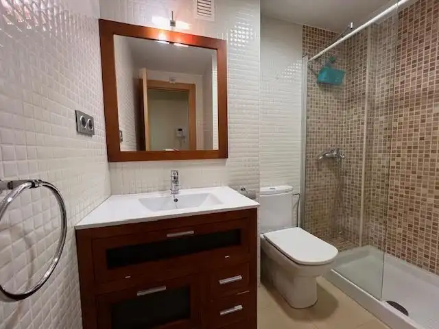 Baño de Apartamento de alquiler en Murcia con Aire acondicionado, Calefacción y Amueblado