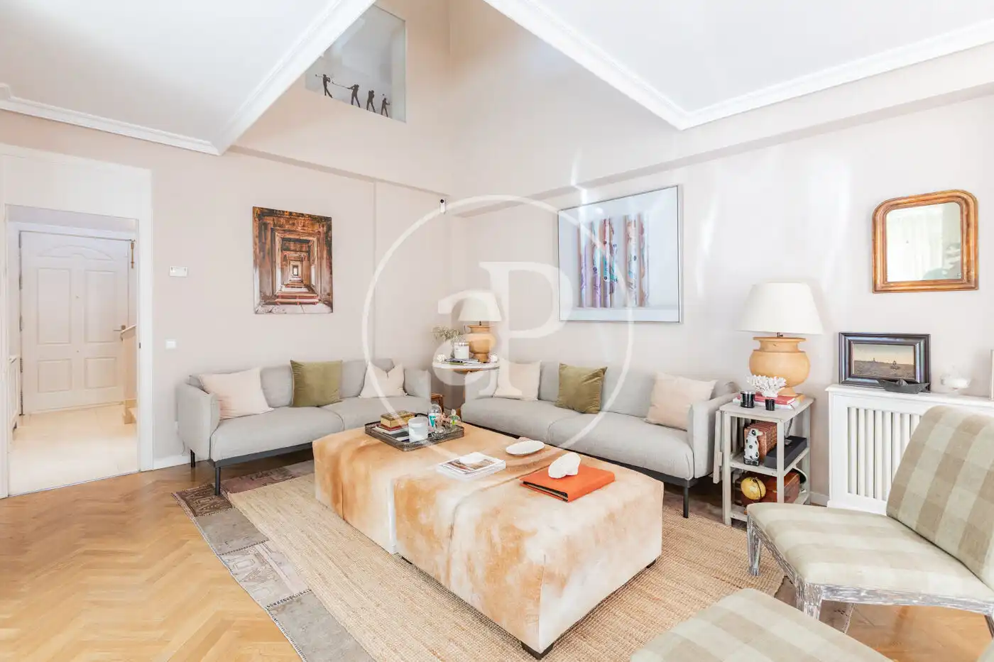 Sala de estar de Casa adosada en venta en Madrid con Aire acondicionado, Calefacción y Jardín privado
