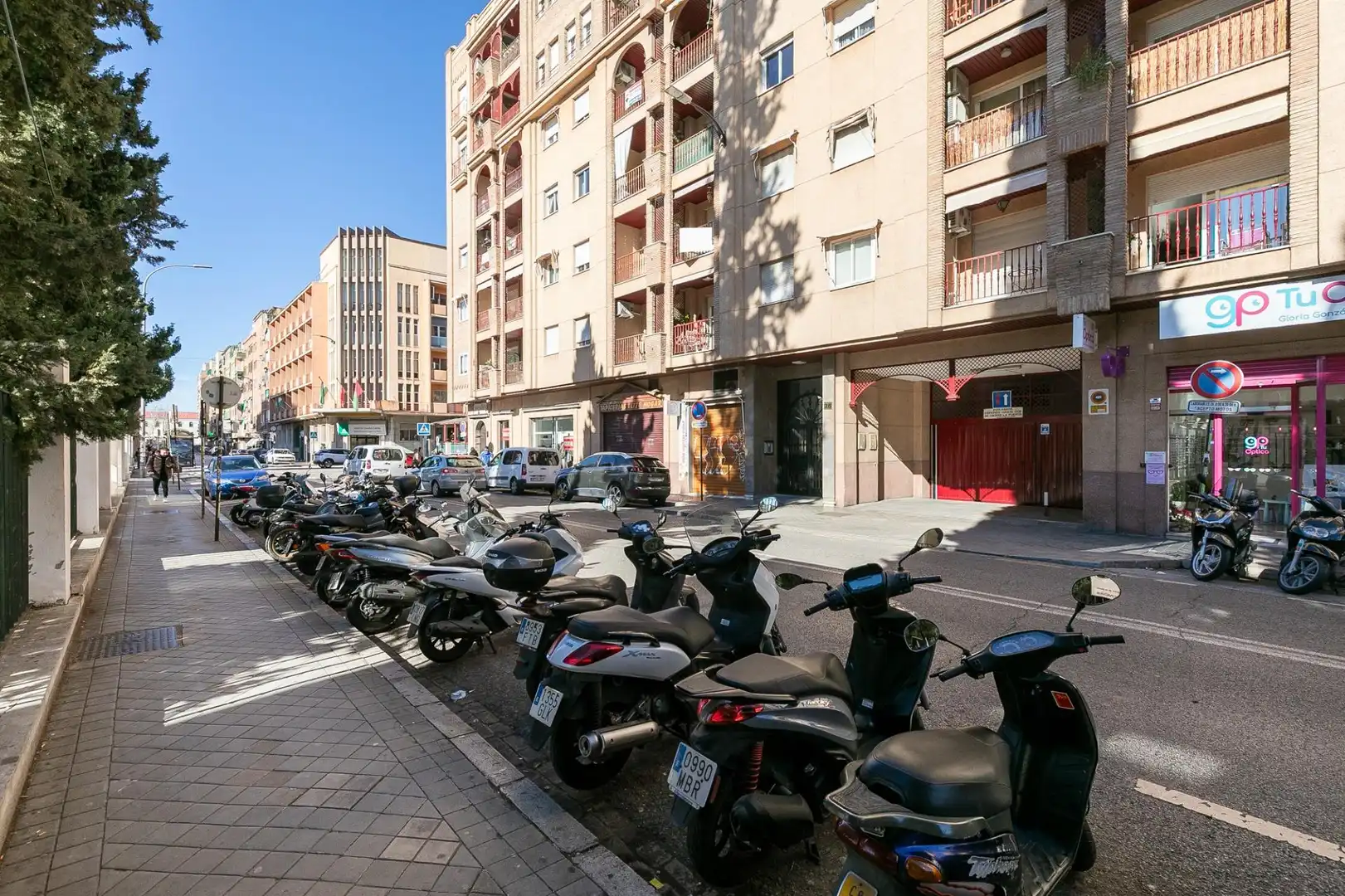 Vista exterior de Piso en venta en Granada con Aire acondicionado, Calefacción y Terraza