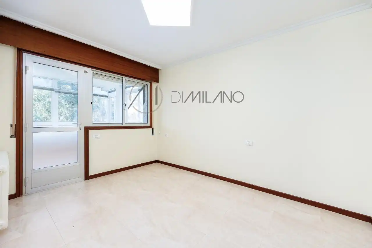Sala de estar de Casa o chalet en venta en Vigo  con Calefacción, Jardín privado y Parquet