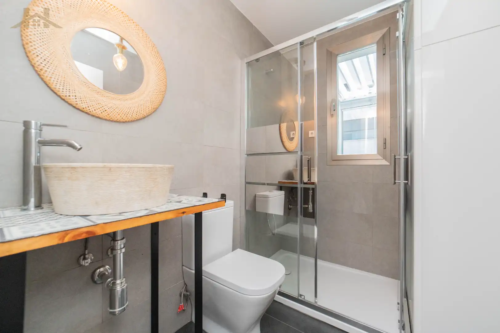 Baño de Casa adosada en venta en Villaviciosa de Odón con Aire acondicionado, Calefacción y Jardín privado