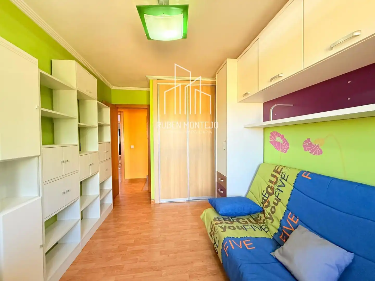 Habitación de Casa adosada en venta en Galindo y Perahuy con Calefacción, Jardín privado y Terraza