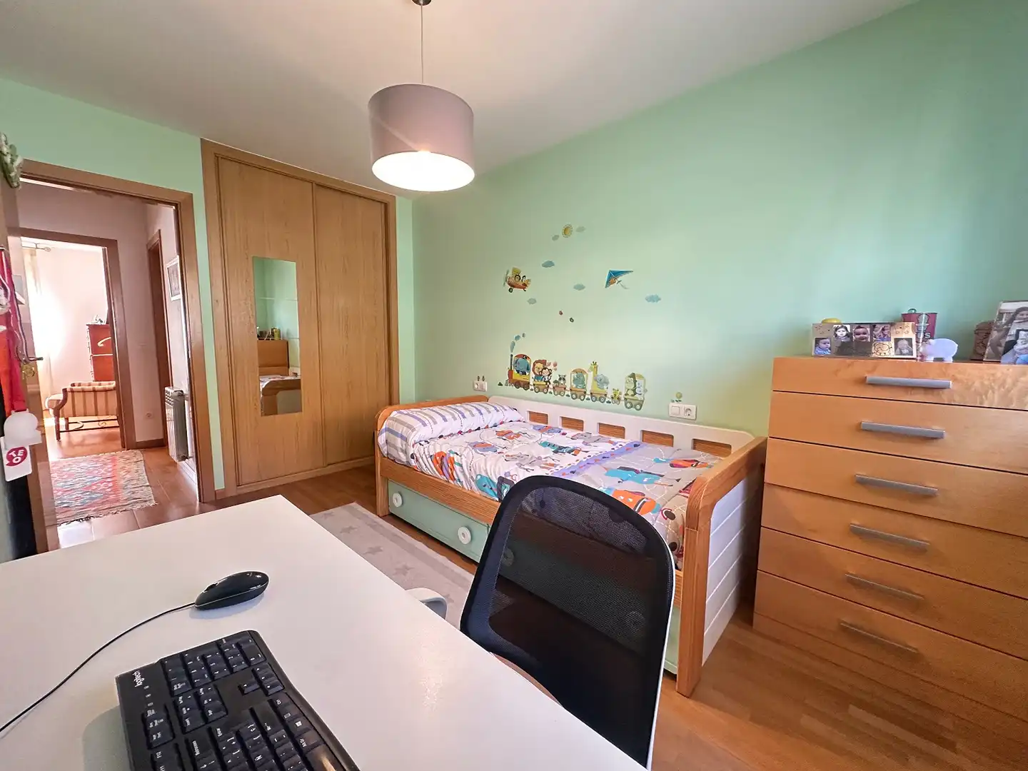 Habitación de Casa o chalet en venta en Santiago de Compostela  con Calefacción, Jardín privado y Parquet