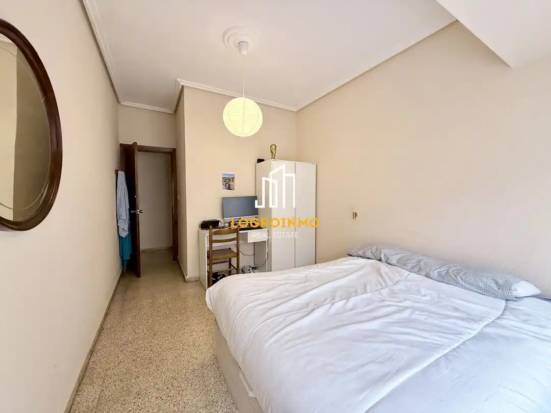 Bedroom of Flat for sale in  Logroño  with Heating and Terrace