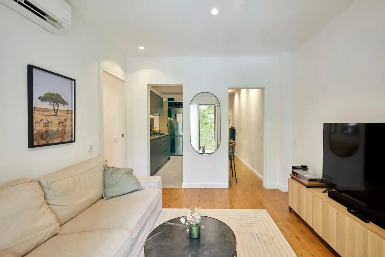 Sala d'estar de Apartament en venda en Barcelona amb Aire condicionat, Calefacció i Parquet