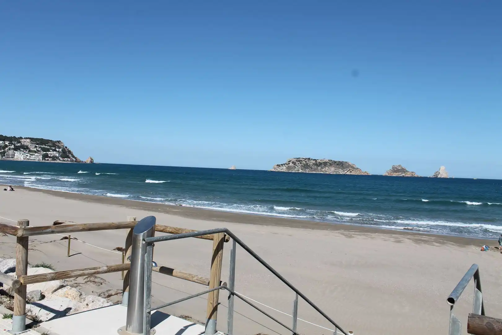 Vista exterior de Apartamento en venta en L'Estartit con Aire acondicionado y Amueblado
