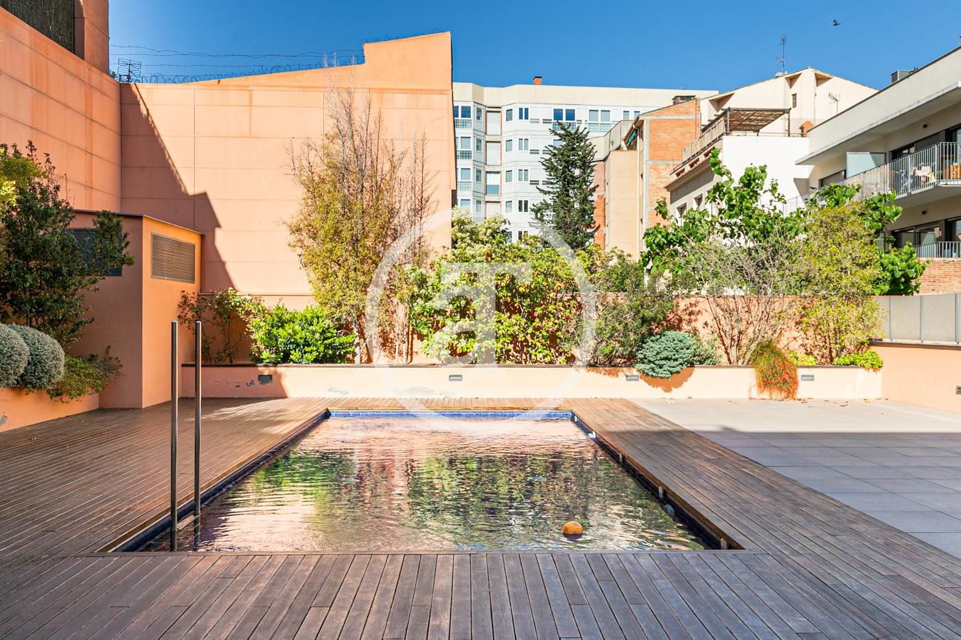 Swimming pool of Duplex to rent in  Barcelona Capital  with Air Conditioner, Heating and Furnished