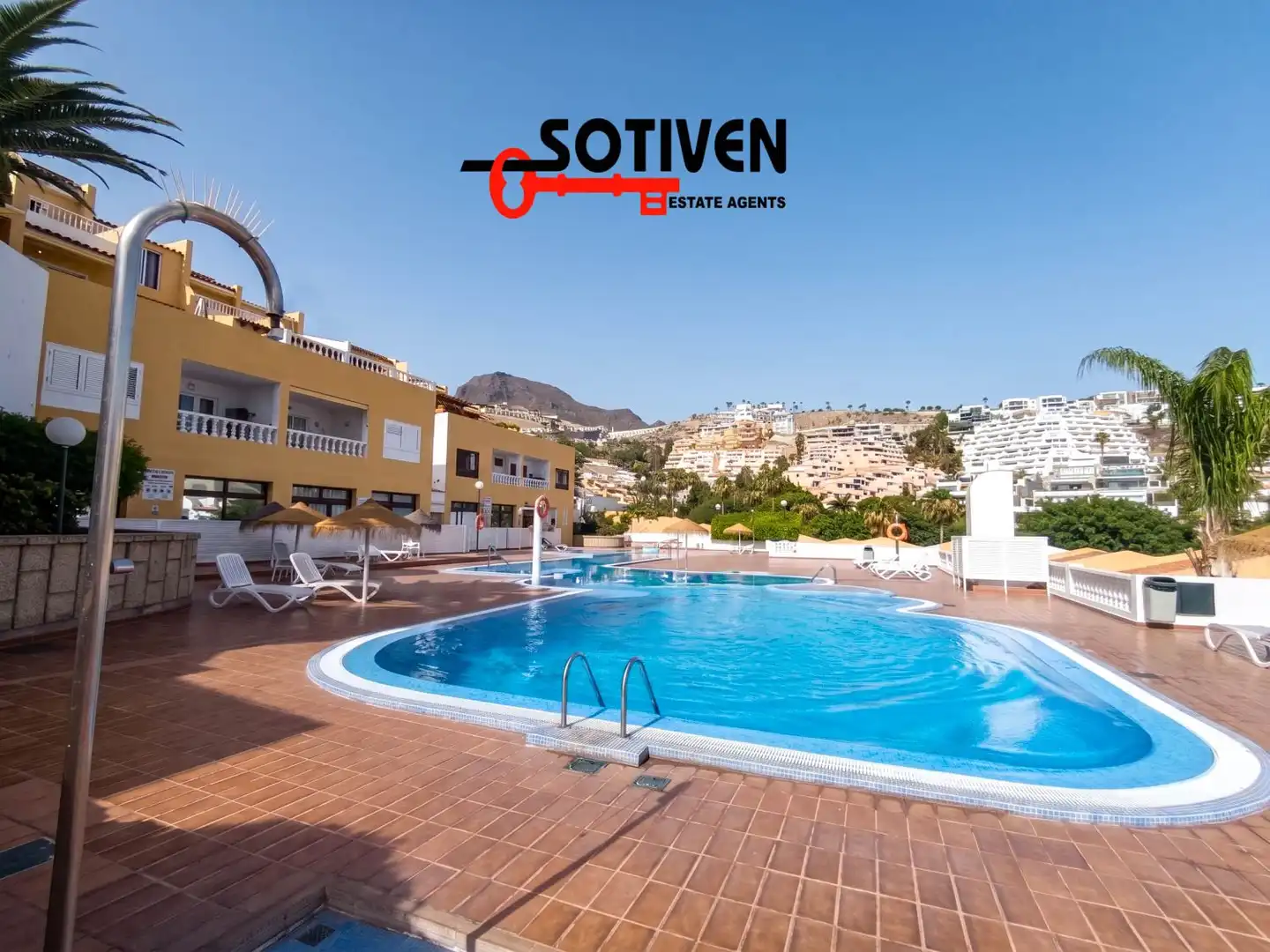 Vista exterior de Apartament de lloguer en Adeje amb Terrassa i Piscina comunitària