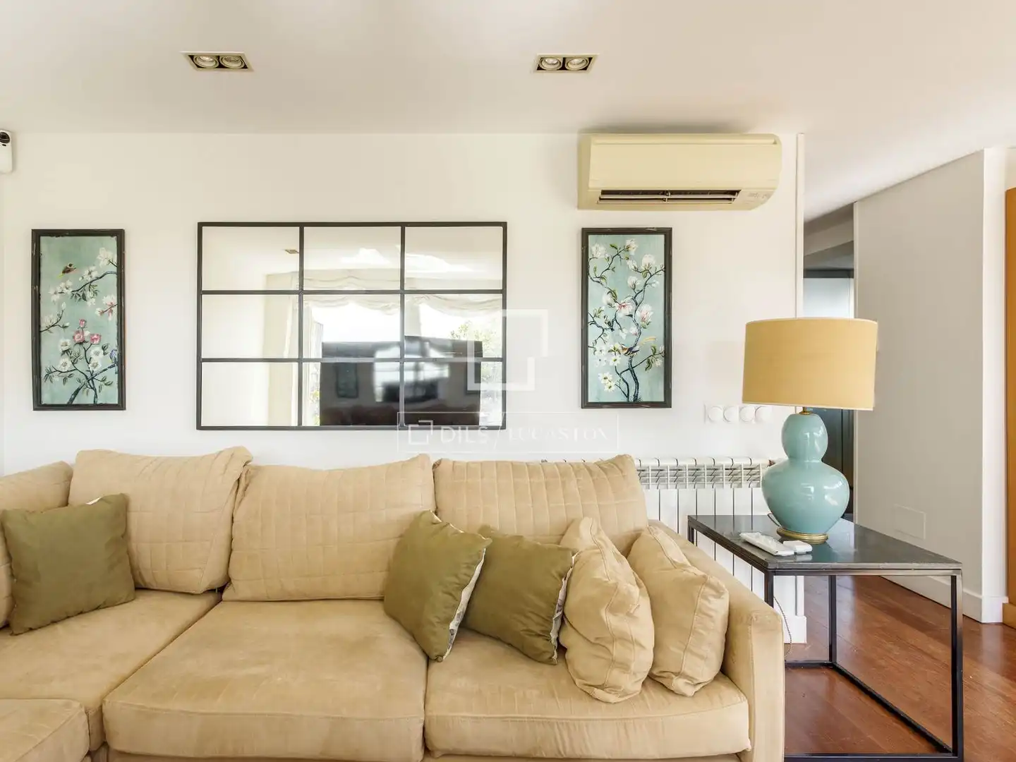 Wohnzimmer von Dachboden zur Miete in Madrid mit Klimaanlage, Heizung und Parkett
