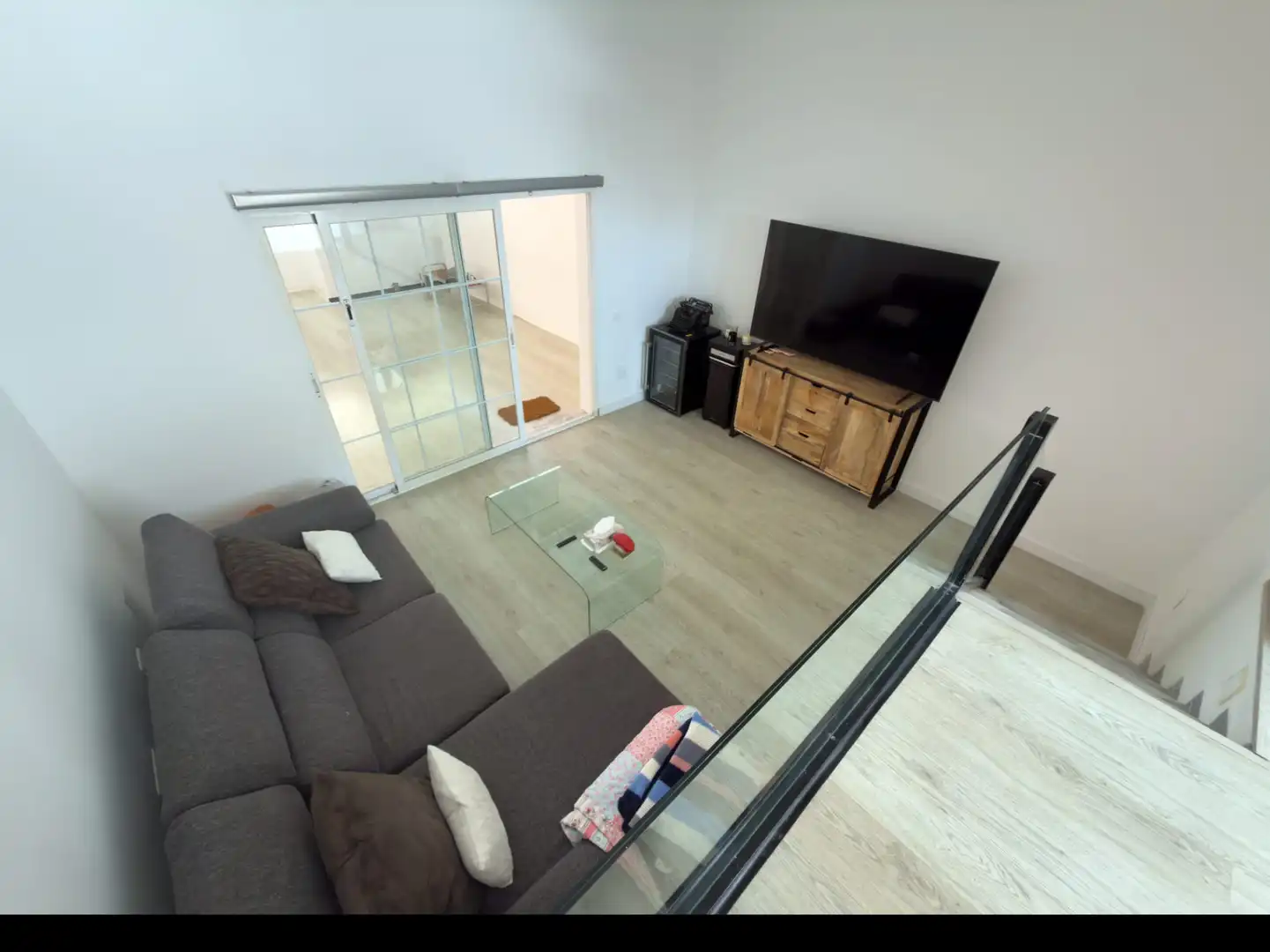 Sala d'estar de Casa adosada en venda en Benalmádena amb Jardí privat, Terrassa i Traster