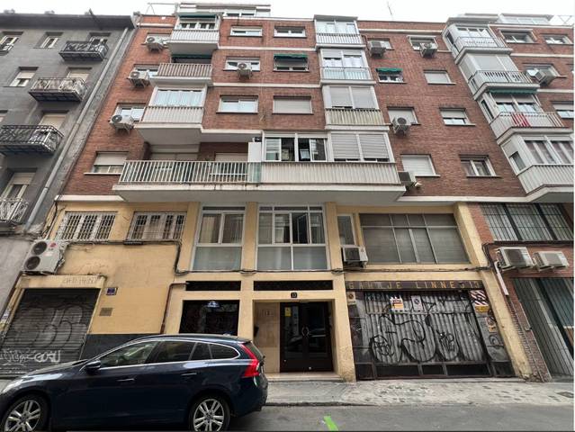 Piso en Venta en Calle de Linneo en Imperial