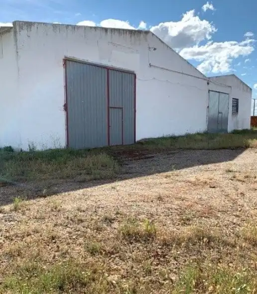 Industrial building for sale in Calle Medina, imagen 2