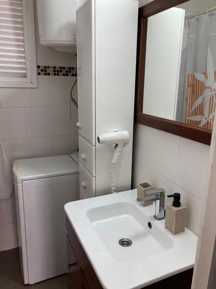 Bathroom of Study for rent in Benidorm