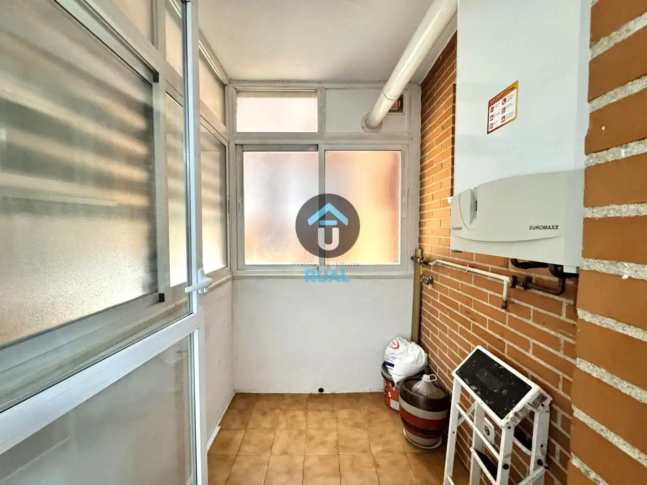 Flat for rent in Madrid  with Heating, Storage room and Community pool