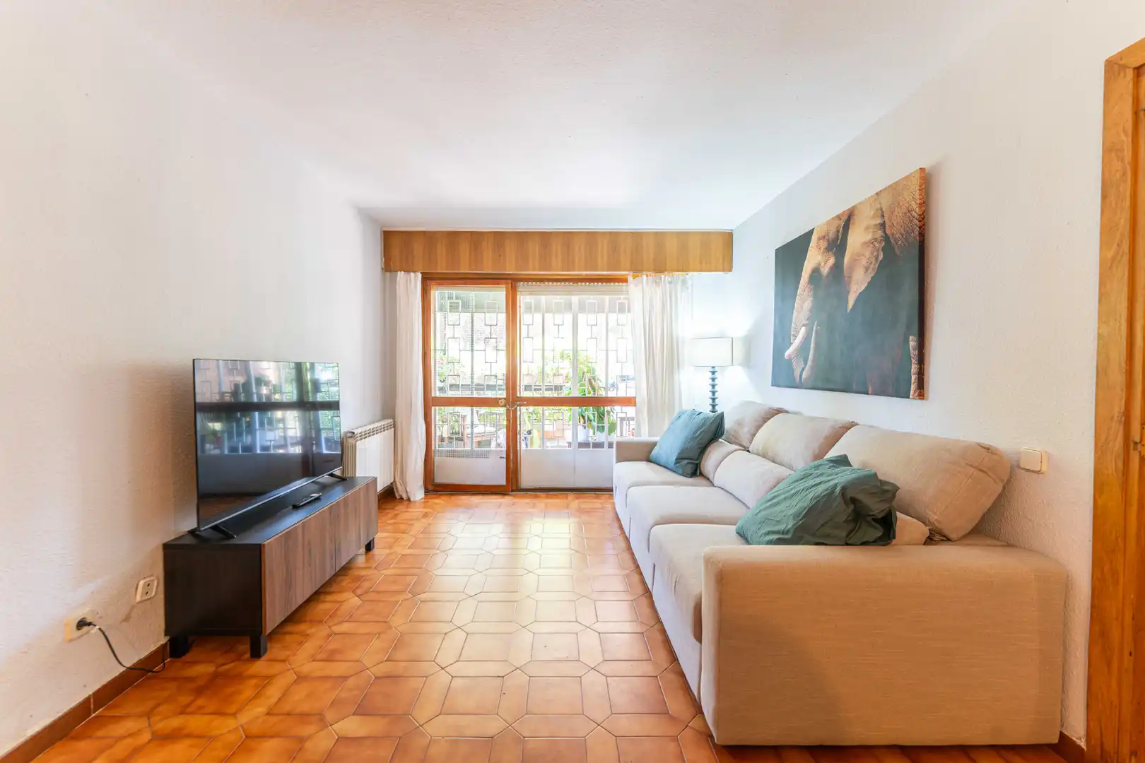 Sala d'estar de Pis en venda en Hoyo de Manzanares amb Calefacció, Jardí privat i Parquet