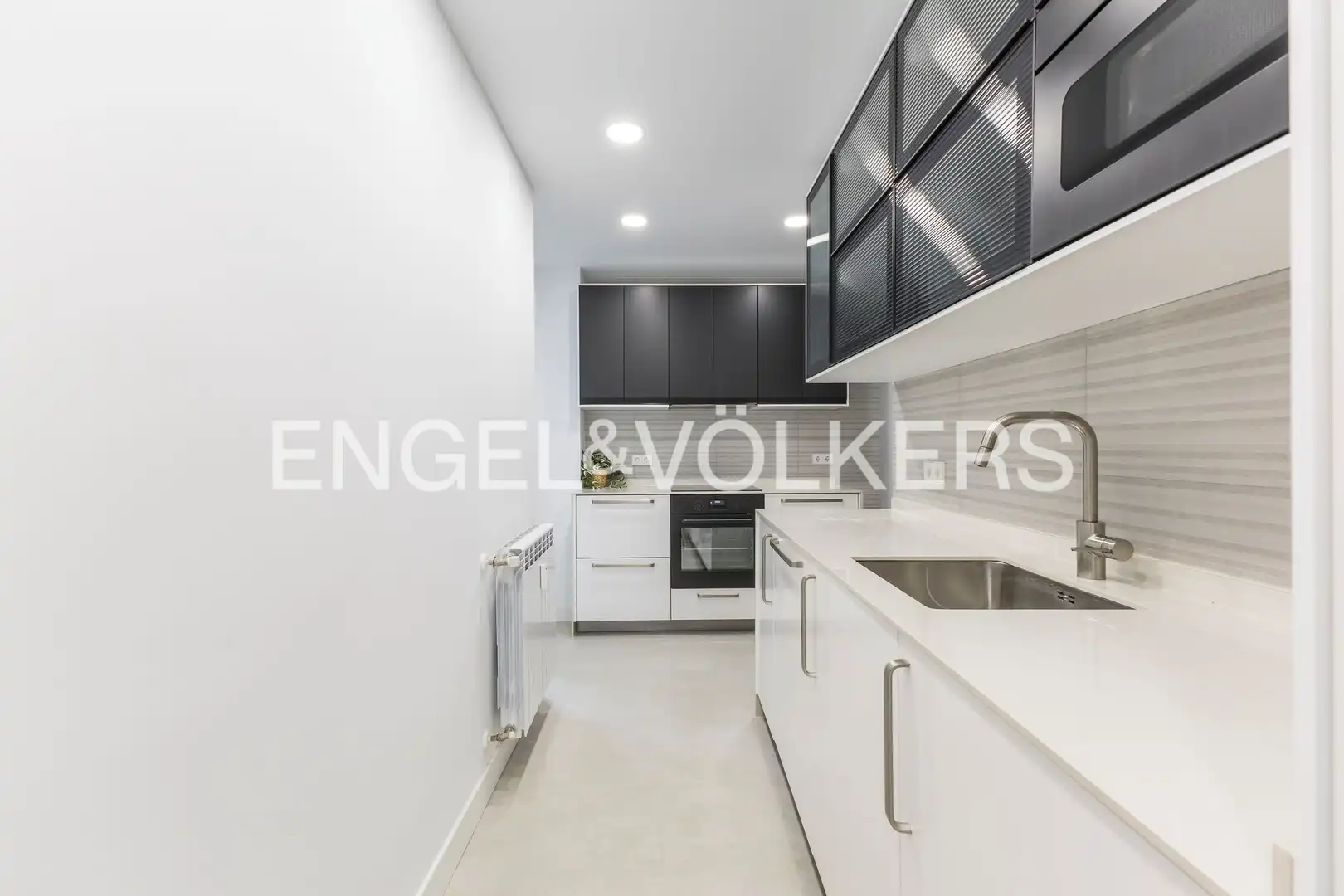 Kitchen of Flat for sale in Madrid  with Air Conditioner, Heating and Terrace