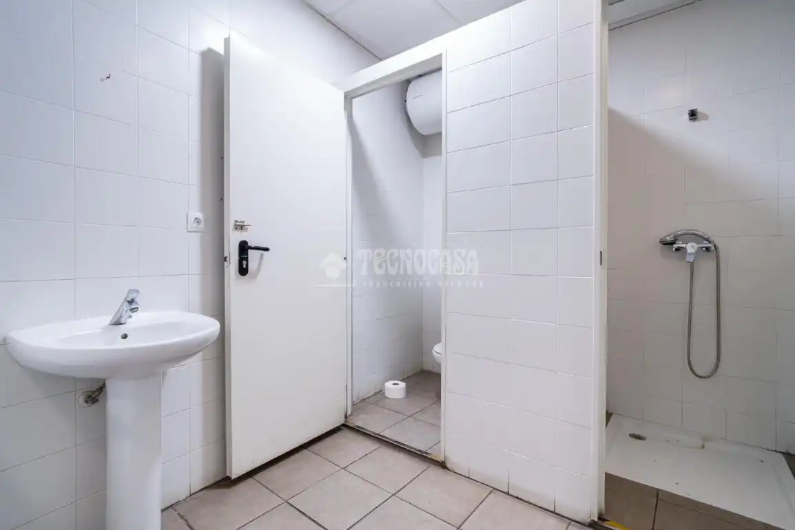 Local comercial en venda a Centro, imagen 3