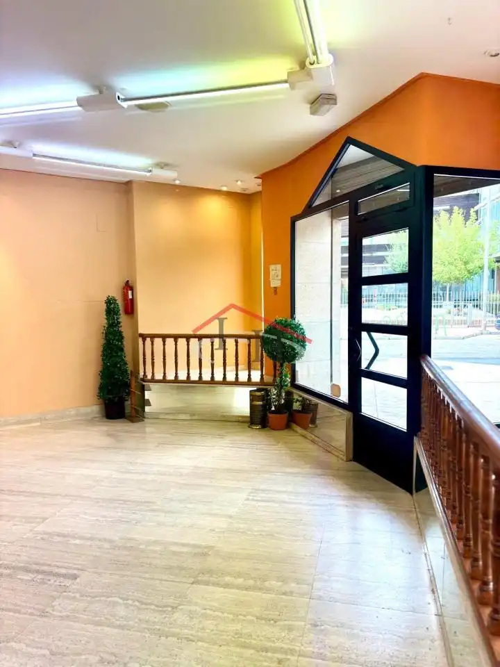 Local comercial en alquiler en Santos Olivera, imagen 3