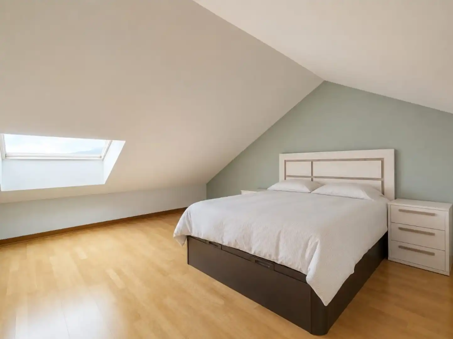 Habitación de Casa adosada en venta en Penagos con Calefacción, Jardín privado y Parquet