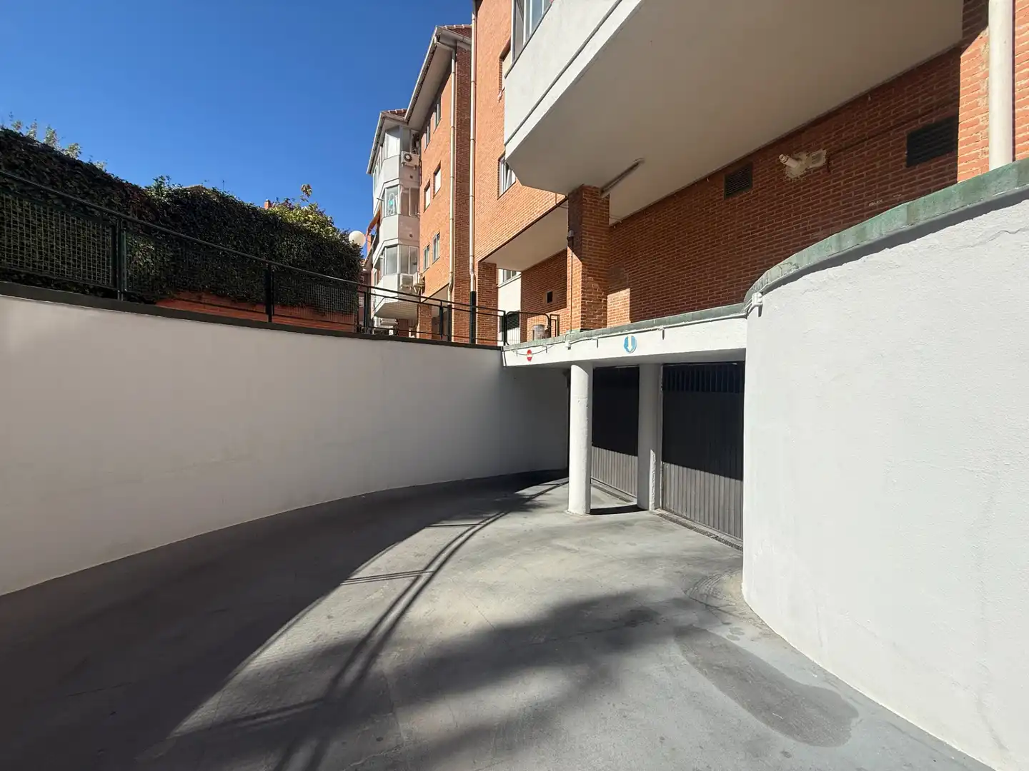 Parking de Piso en venta en Majadahonda con Calefacción, Jardín privado y Parquet