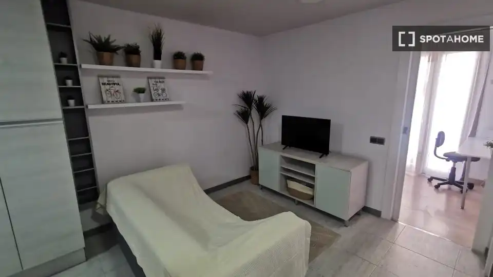 Flat with terrace to rent in Sant Martí, imagen 7