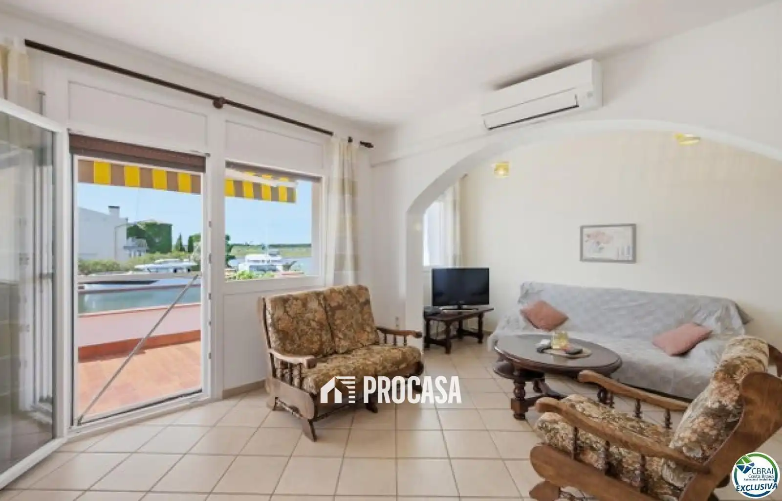 Sala d'estar de Casa o xalet en venda en Roses amb Aire condicionat