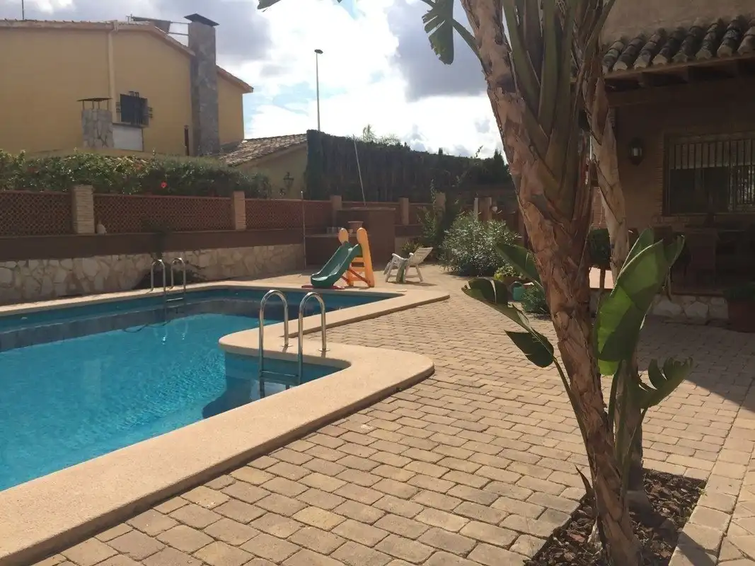 Piscina de Casa o xalet en venda en Elche / Elx amb Jardí privat, Terrassa i Piscina
