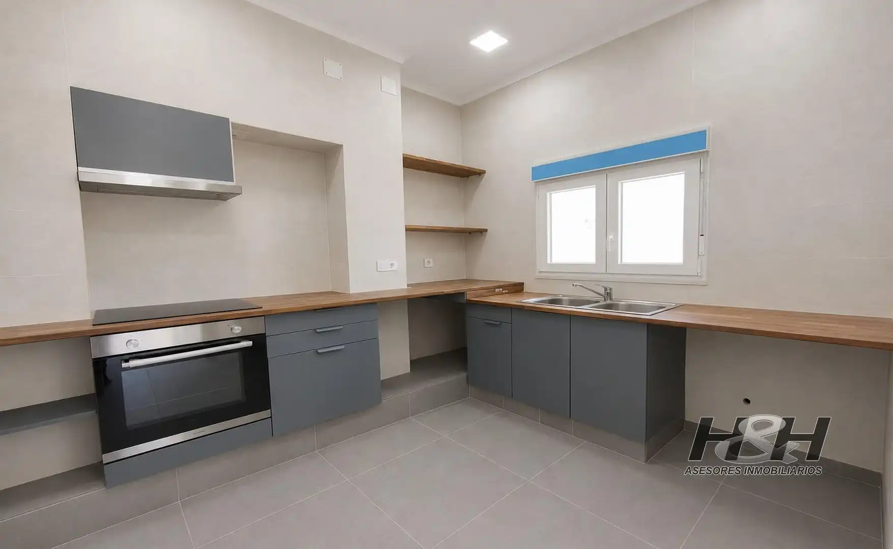 Cocina de Ático de alquiler en Burjassot con Terraza, Trastero y Balcón