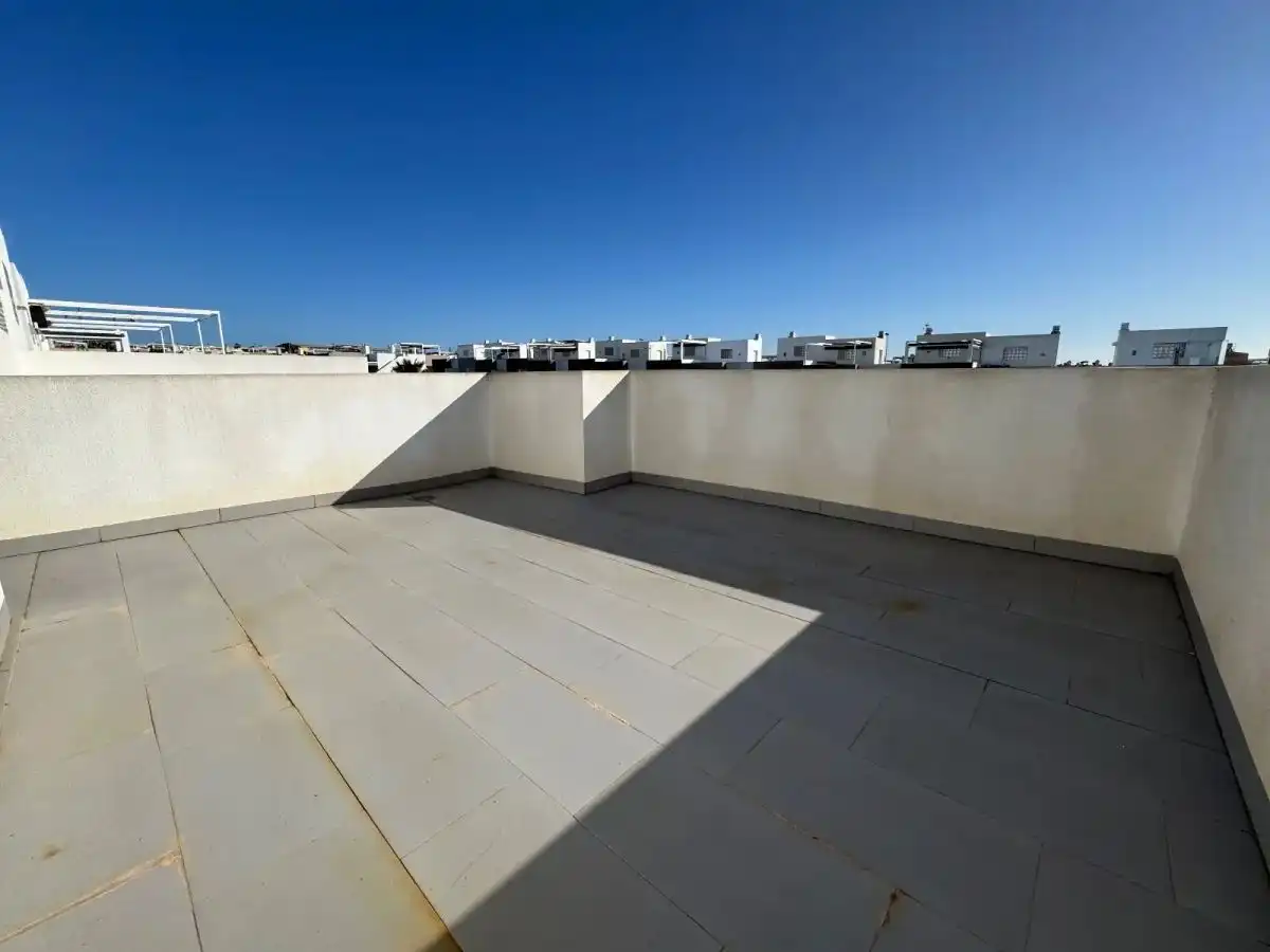 Terraza de Casa adosada en venta en Torrevieja con Aire acondicionado, Jardín privado y Amueblado