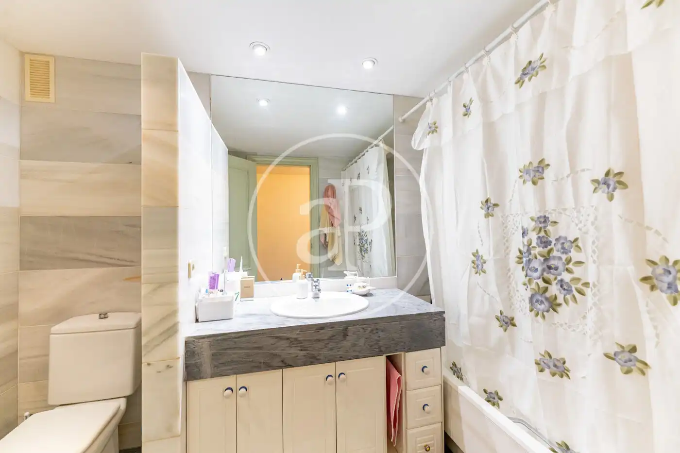 Bathroom of Flat for sale in  Palma de Mallorca  with Air Conditioner, Heating and Private garden