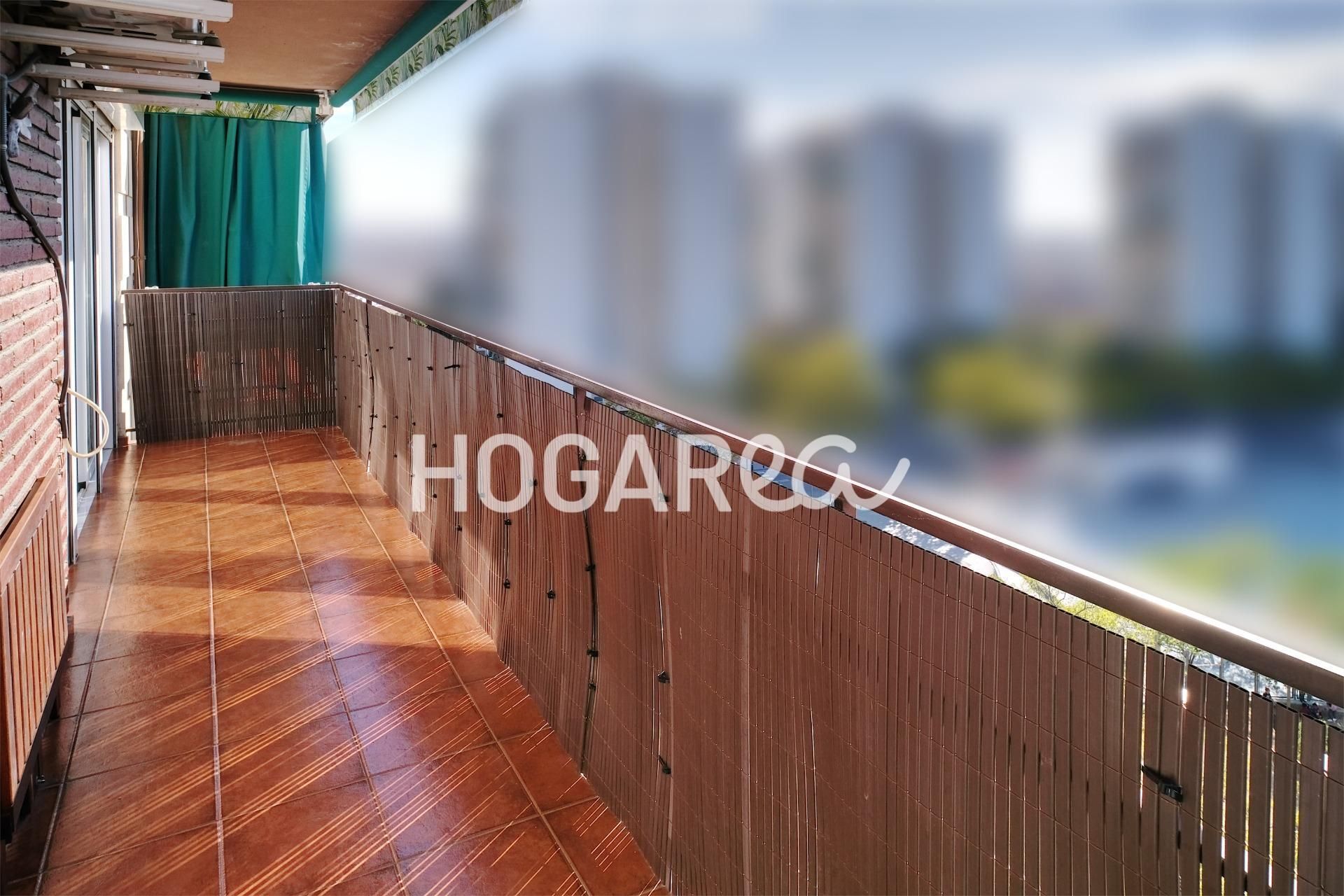 Terrassa de Pis en venda en L'Hospitalet de Llobregat amb Aire condicionat, Calefacció i Balcó