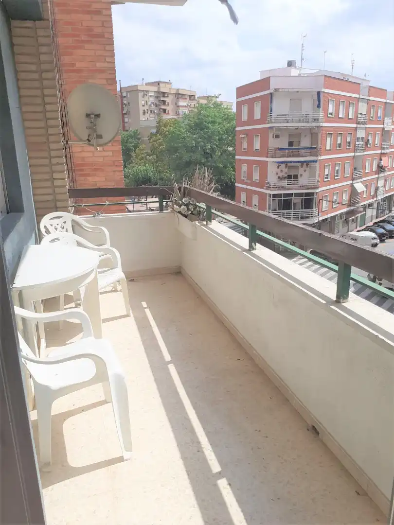 Terraza de Piso para compartir en Murcia con Calefacción, Amueblado y Horno