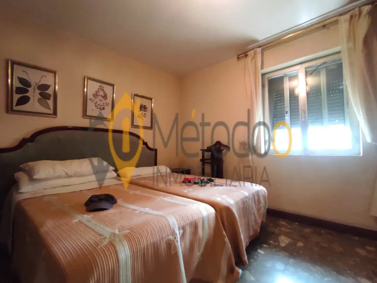 Bedroom of Flat for sale in Sevilla  with Air Conditioner, Terrace and Balcony